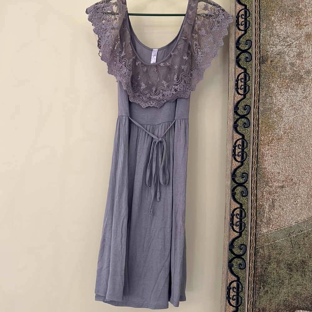 Gray-purple lace dress